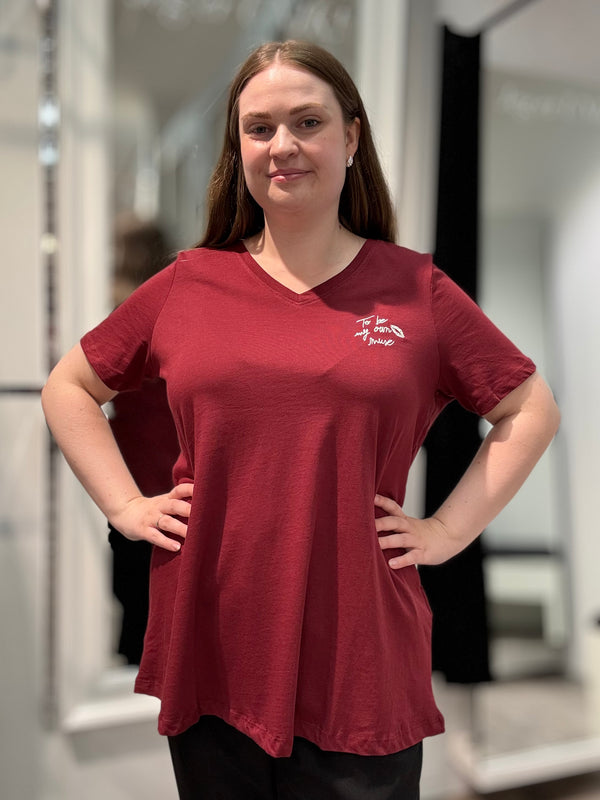 T-skjorte Kallie Cabernet Muse